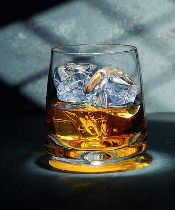 Edhe kur konsumohet në sasi të moderuar, alkooli mund të rrisë presionin e gjakut